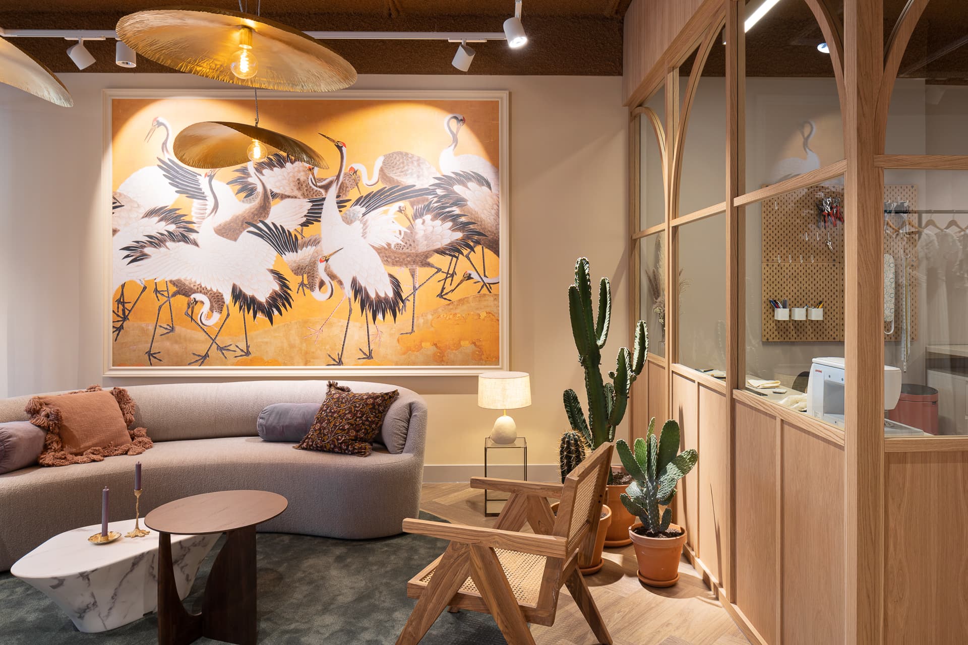 Stunning interior design, crane bird wall decoration, organic lines, sustainable natural interior design. Bridal boutique design. Hal2 interieur design