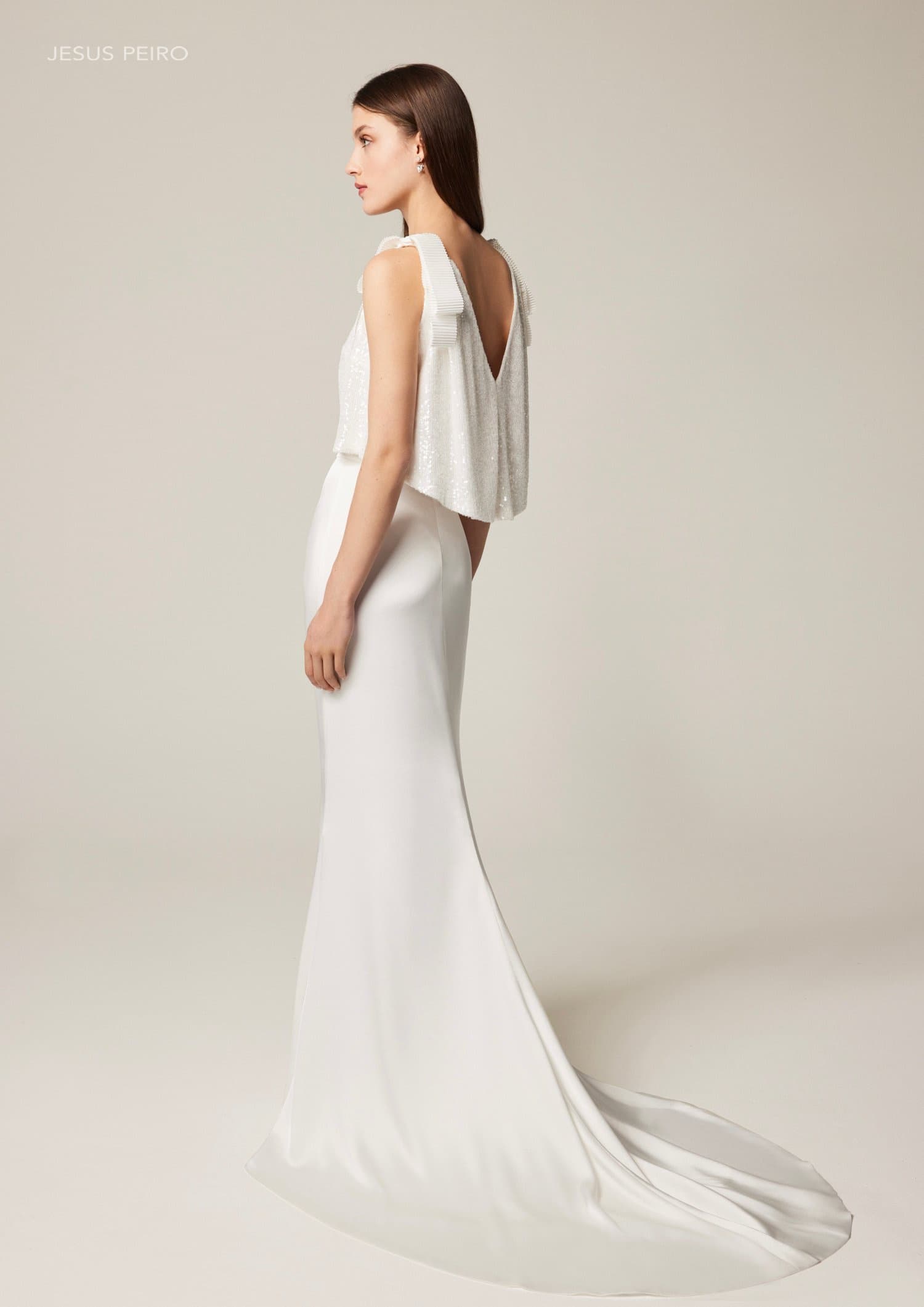 tweedelige trouwjurk. Chique glittertop met pailletten en een aansluitende satijnen rok 