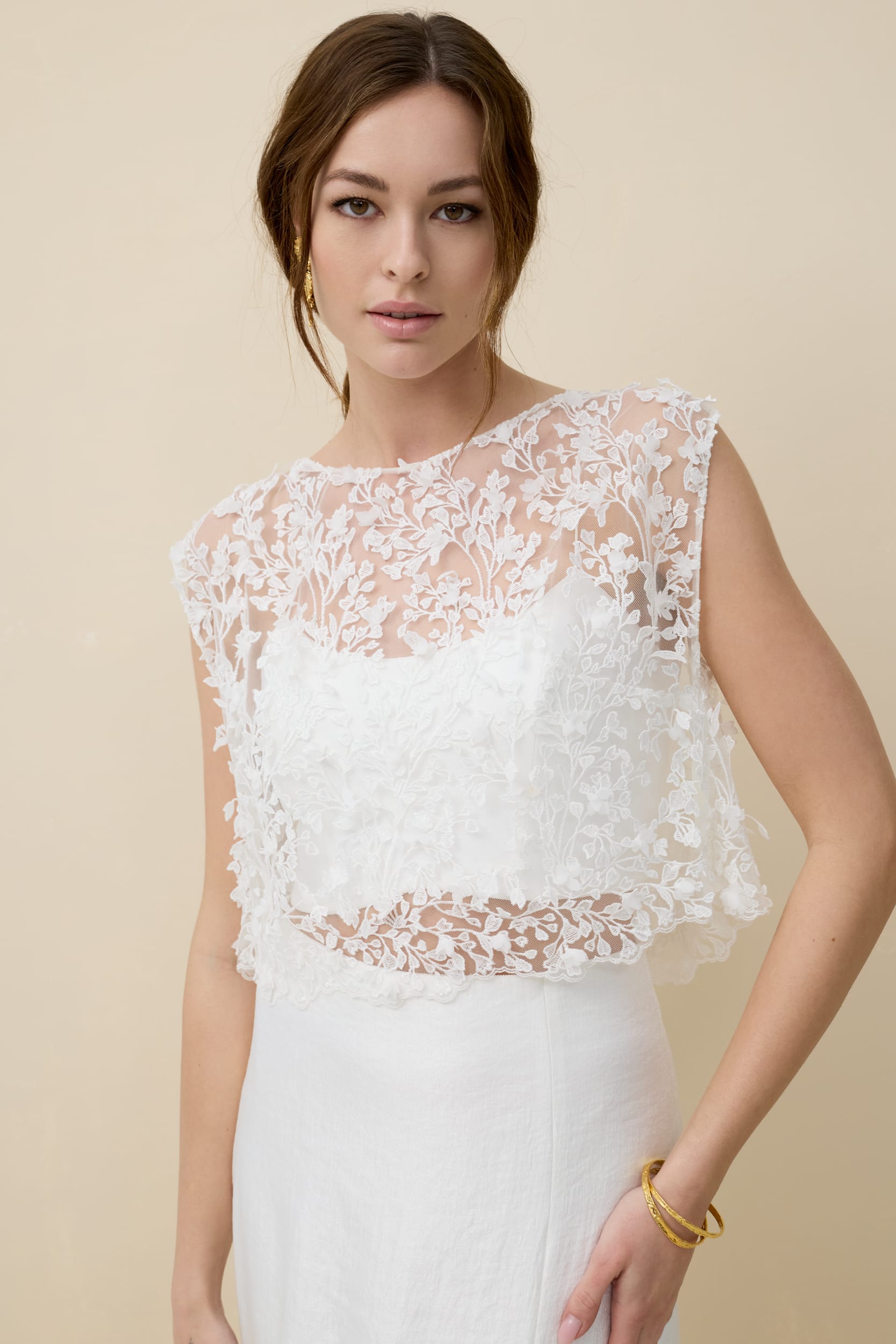 bloemen tule overtop voor tweedelige trouwjurk